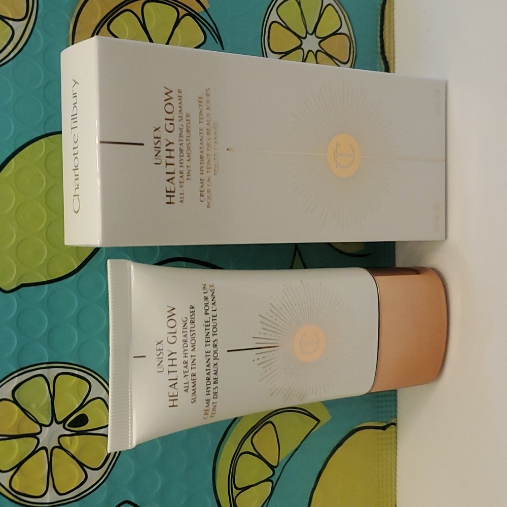 Charlotte Tilbury Unisex Healthy Glow Tinted Moisturizer. 1.35 oz